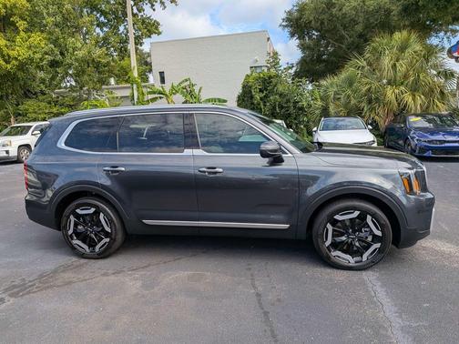 Gravity Gray 2024 Kia Telluride S