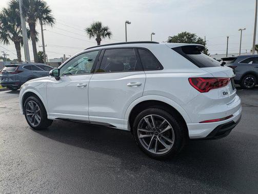 2025 Audi Q3 Premium 45 TFSI S line quattro Tiptronic