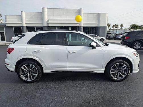 2025 Audi Q3 Premium 45 TFSI S line quattro Tiptronic