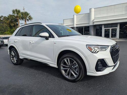 2025 Audi Q3 Premium 45 TFSI S line quattro Tiptronic