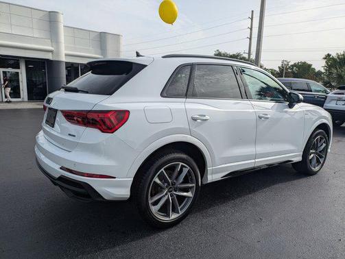 2025 Audi Q3 Premium 45 TFSI S line quattro Tiptronic