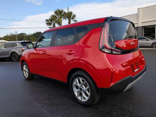 Inferno Red 2023 Kia Soul LX