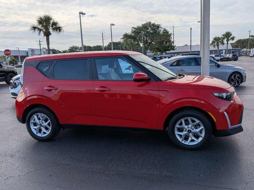 Inferno Red 2023 Kia Soul LX