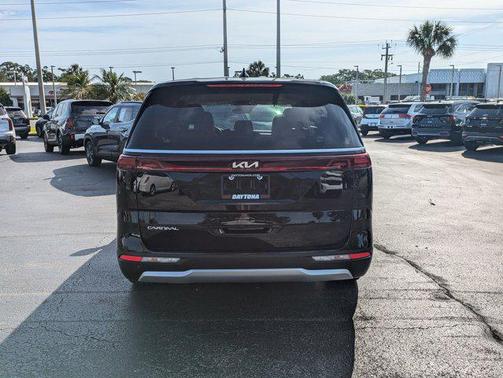 2024 Kia Carnival EX