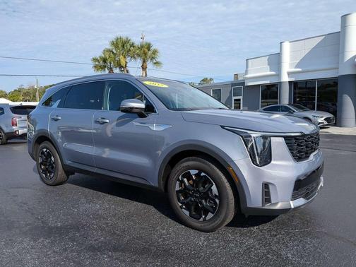 Everlasting Silver 2025 Kia Sorento S