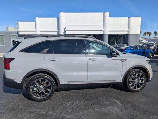 2023 Kia Sorento SX