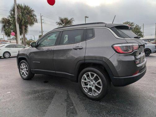 2022 Jeep Compass Latitude Lux