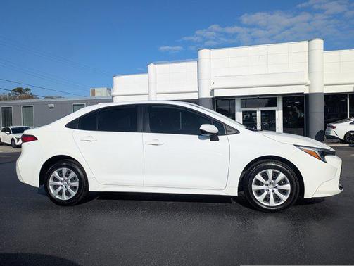 2025 Toyota Corolla Hybrid LE