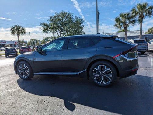 2024 Kia EV6 Light