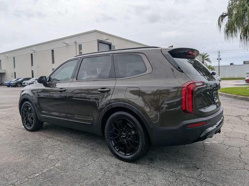 Dark Moss 2022 Kia Telluride EX