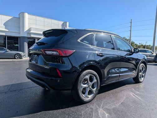 AGATE BLACK METAL 2024 Ford Escape ST-Line