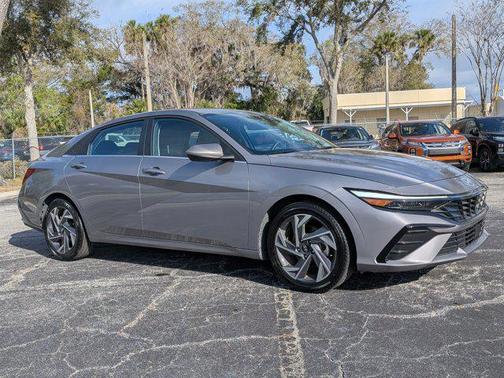 2025 Hyundai ELANTRA SEL