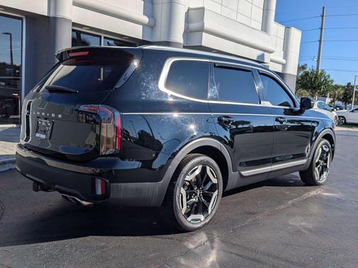 Ebony Black 2024 Kia Telluride EX
