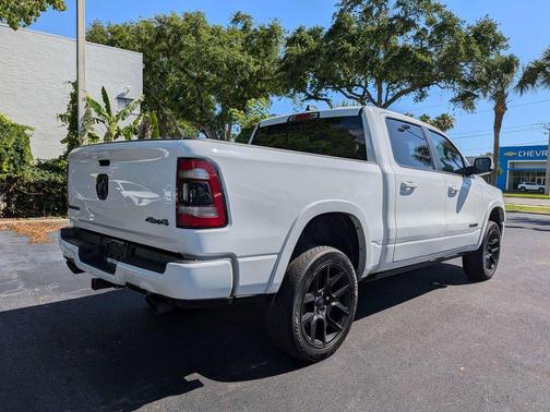 Bright White Clearcoat 2020 RAM 1500 Laramie
