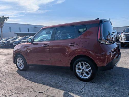 Mars Orange 2025 Kia Soul LX