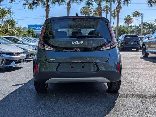 Gray 2025 Kia Soul LX