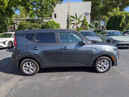 Gray 2025 Kia Soul LX