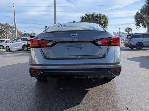 2025 Nissan Altima SV FWD