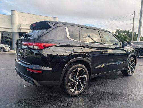 2022 Mitsubishi Outlander ES 2.5 2WD