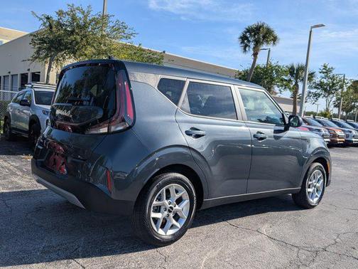 Gray 2025 Kia Soul LX