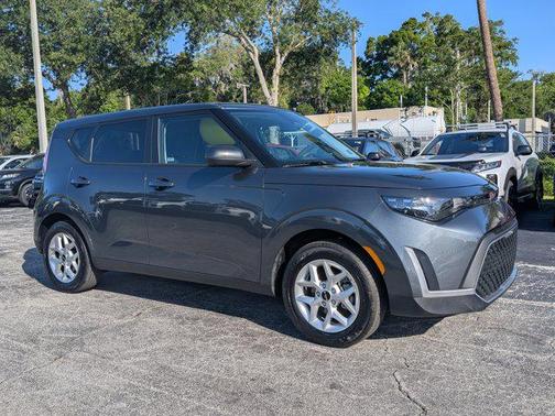 Gray 2025 Kia Soul LX