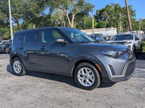 Gray 2025 Kia Soul LX