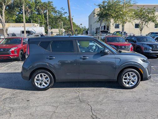Gray 2025 Kia Soul LX