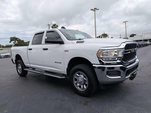 Bright White Clearcoat 2021 RAM 2500 Tradesman Crew Cab 4x4 6'4' Box
