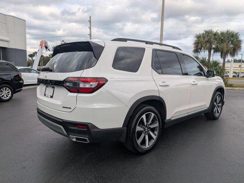 2025 Honda Pilot Touring 8-Passenger