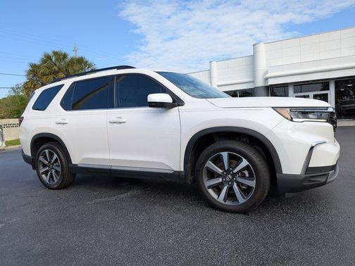 2025 Honda Pilot Touring 8-Passenger