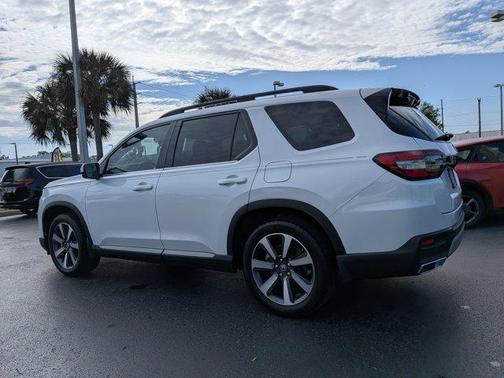 2025 Honda Pilot Touring 8-Passenger