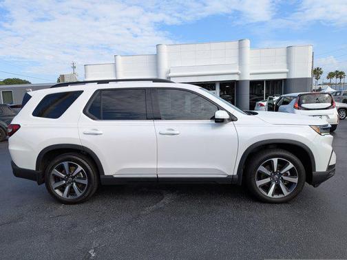 2025 Honda Pilot Touring 8-Passenger