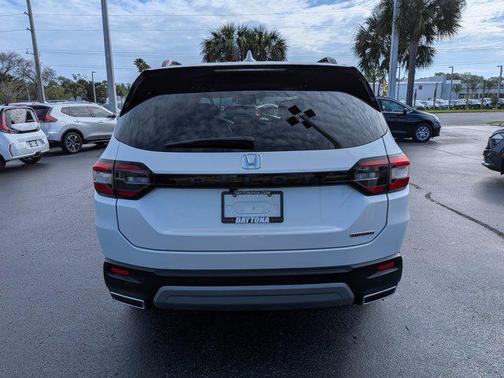 2025 Honda Pilot Touring 8-Passenger