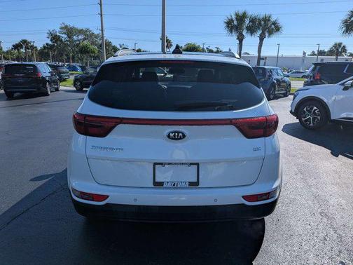 Snow White Pearl 2017 Kia Sportage EX