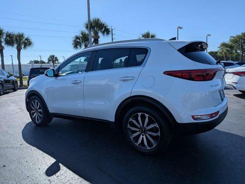 Snow White Pearl 2017 Kia Sportage EX