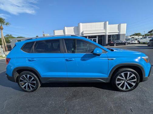 2023 Volkswagen Taos 1.5T SE