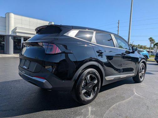 Ebony Black 2026 Kia Sportage LX