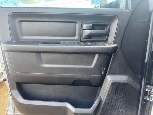 2020 RAM 2500 Tradesman Crew Cab 4x4 6'4' Box