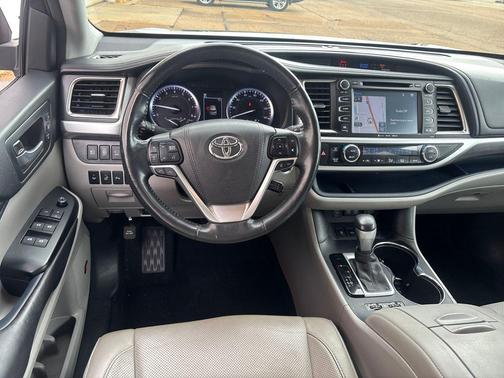 2017 Toyota Highlander Limited Platinum