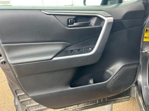 Magnetic Gray Metallic 2021 Toyota RAV4 LE