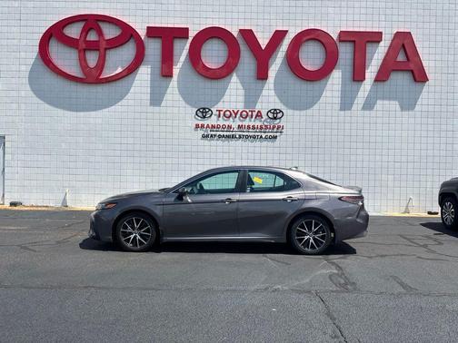 Predawn Gray Mica 2024 Toyota Camry SE