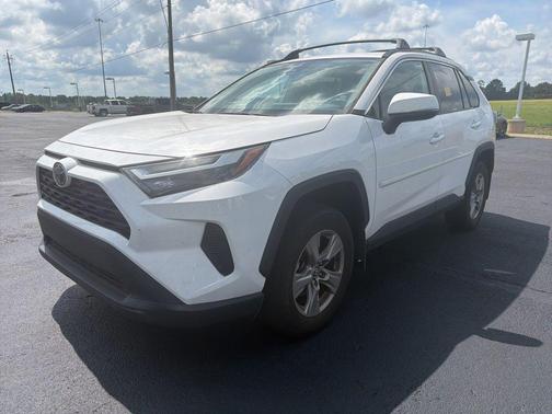 Ice 2023 Toyota RAV4 XLE