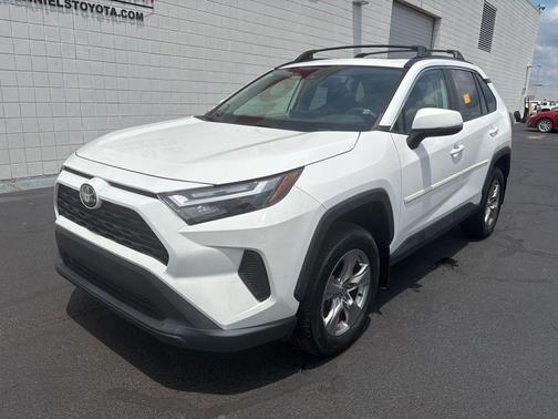 Ice 2023 Toyota RAV4 XLE