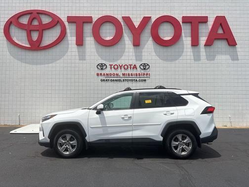 Ice 2023 Toyota RAV4 XLE