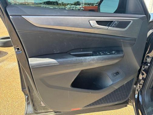 2024 Volkswagen Atlas Cross Sport 2.0T SE w/Technology 4MOTION