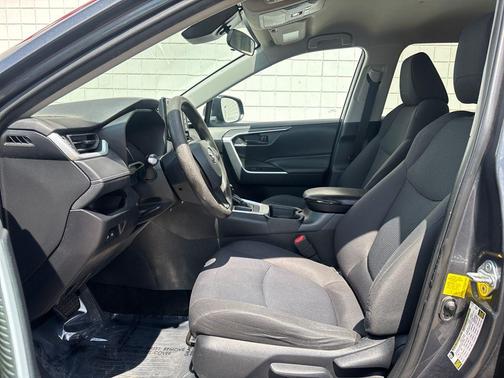 Magnetic Gray Metallic 2020 Toyota RAV4 LE