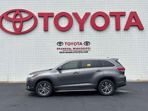 Predawn Gray Mica 2019 Toyota Highlander XLE