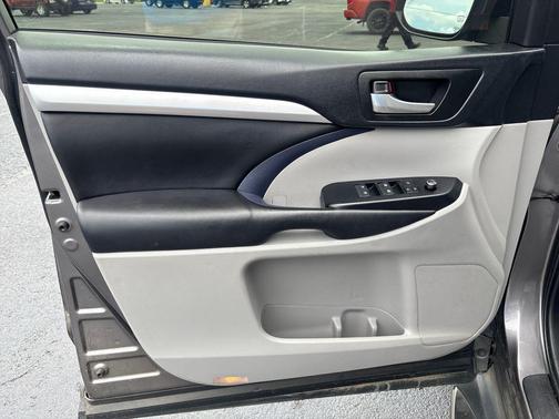 Predawn Gray Mica 2019 Toyota Highlander XLE