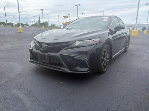 Midnight Black Metallic 2022 Toyota Camry SE