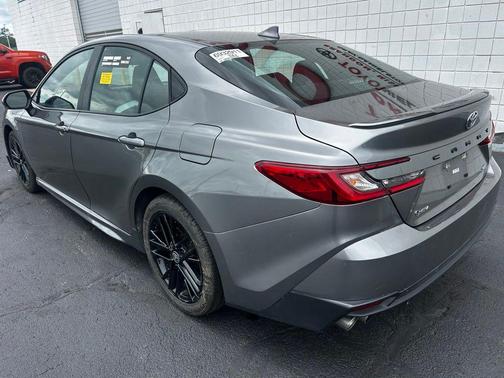 Heavy Metal/Black 2025 Toyota Camry SE